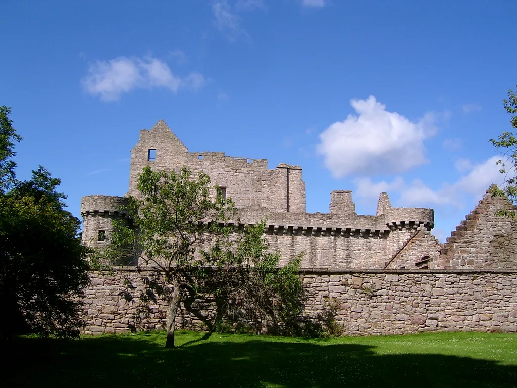 Craigmillar Castle — photo 1