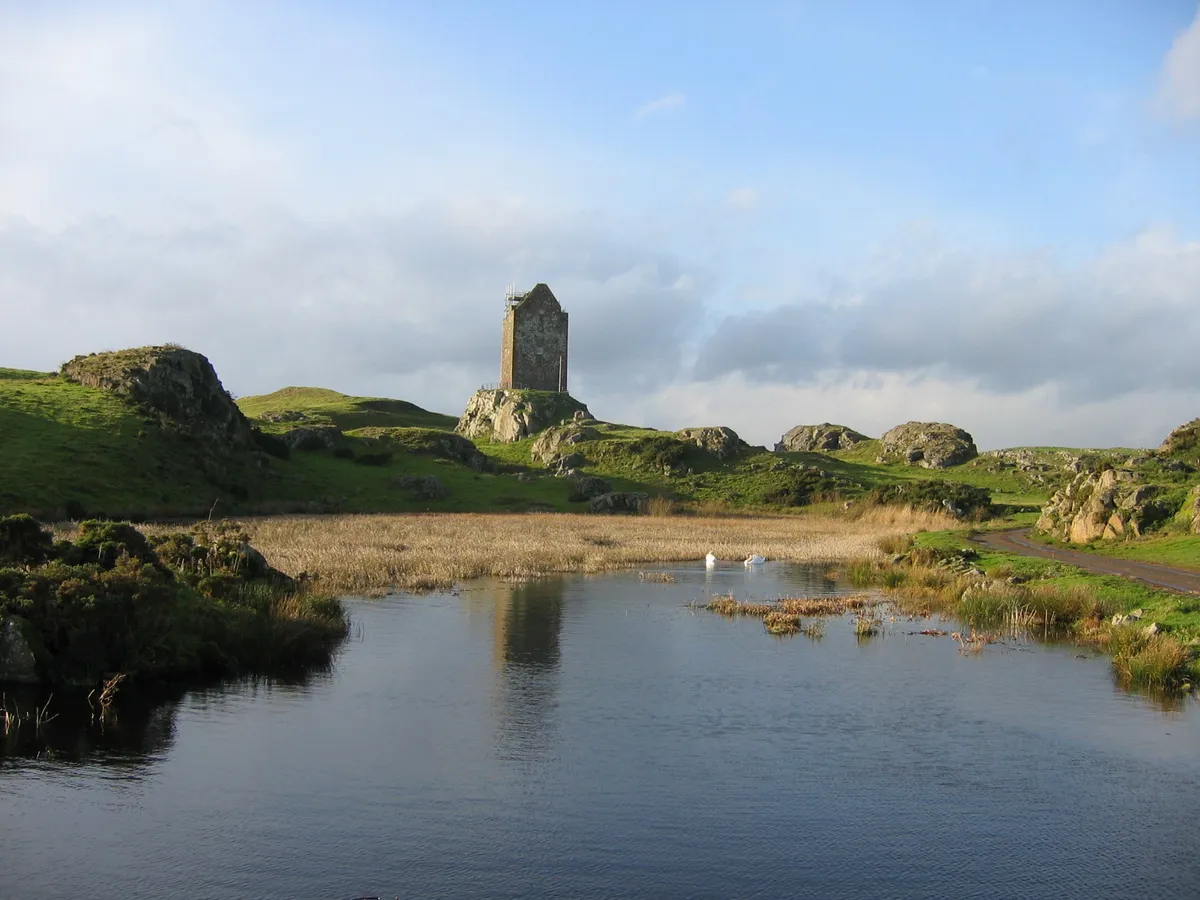 Smailholm Tower — photo 1