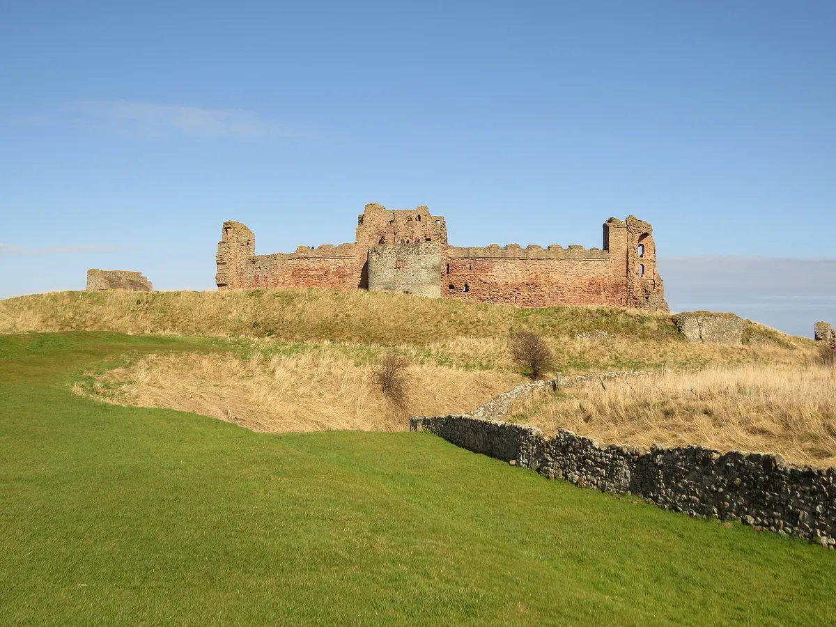 Tantallon Castle — photo 1