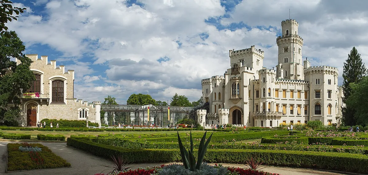 Hluboká Castle — photo 1