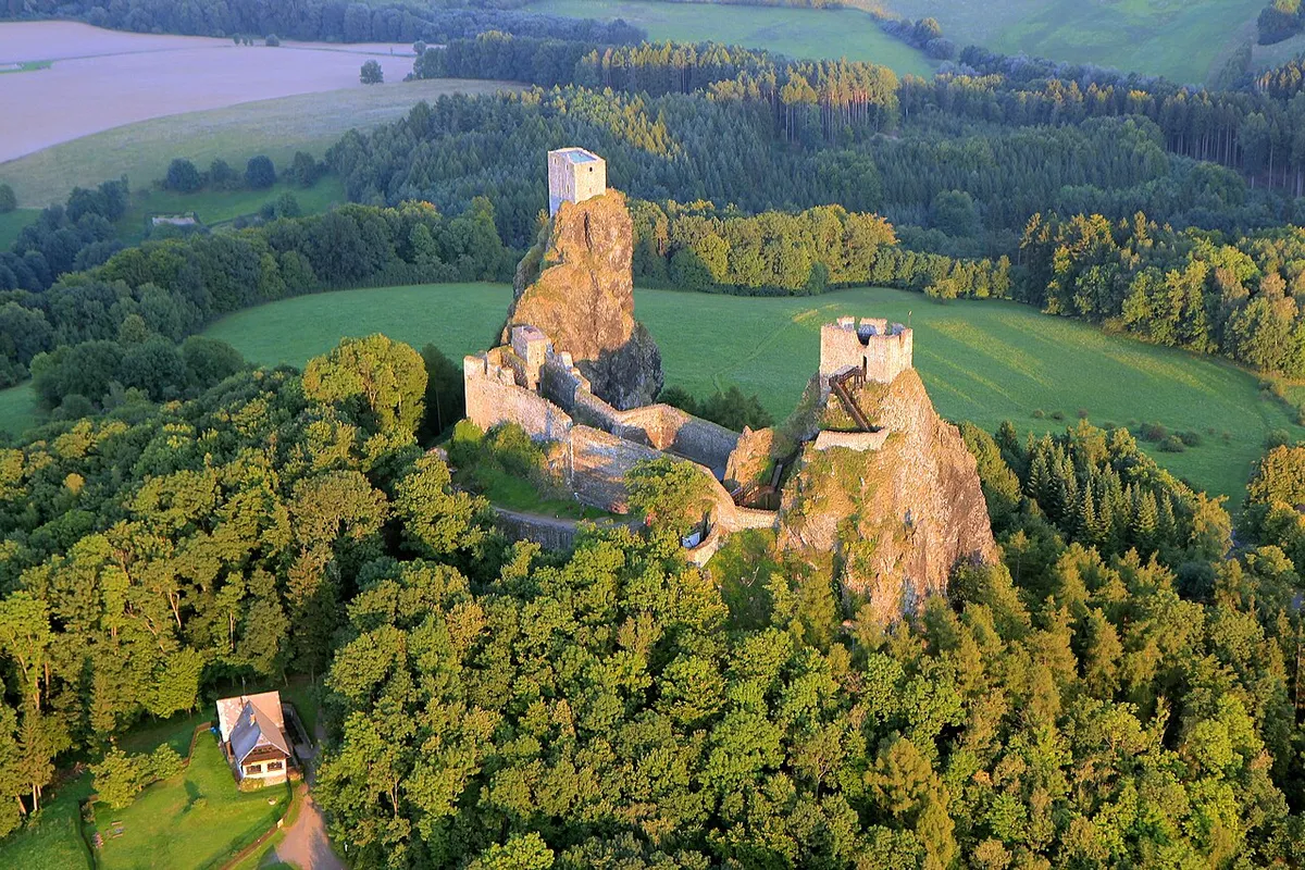 Trosky Castle — photo 1