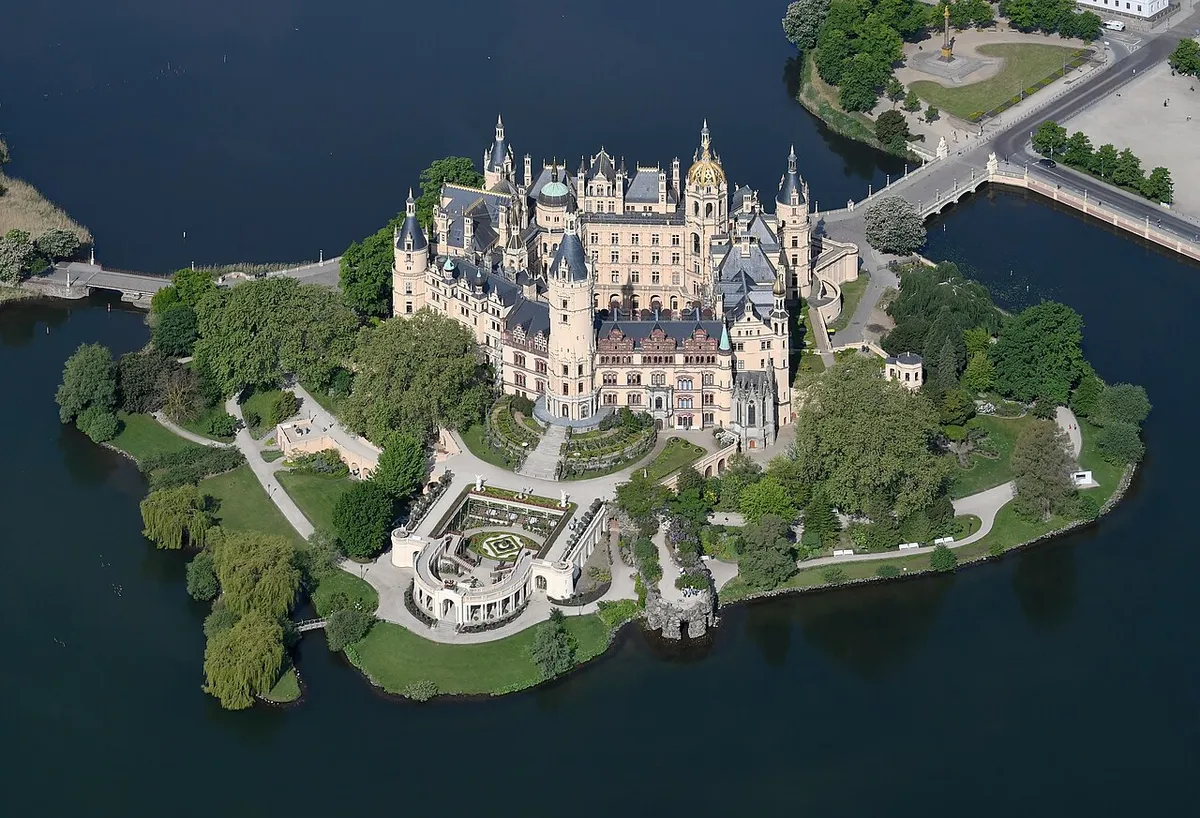 Schwerin Castle — photo 1