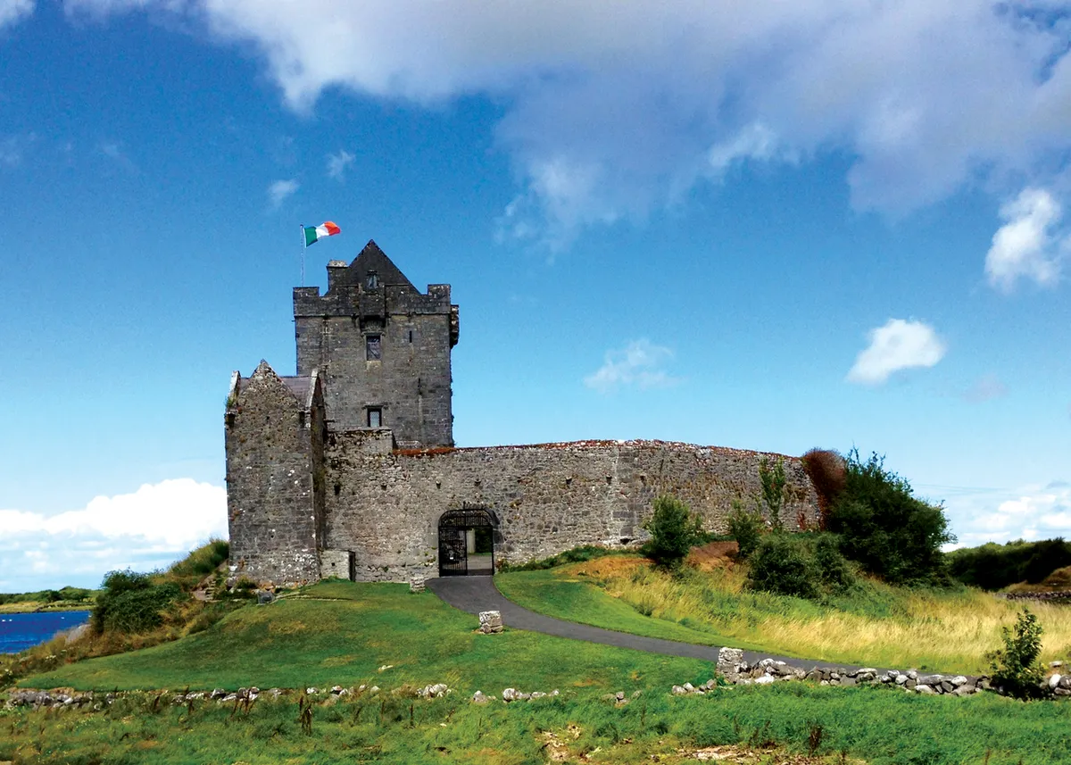 Dunguaire Castle — photo 1