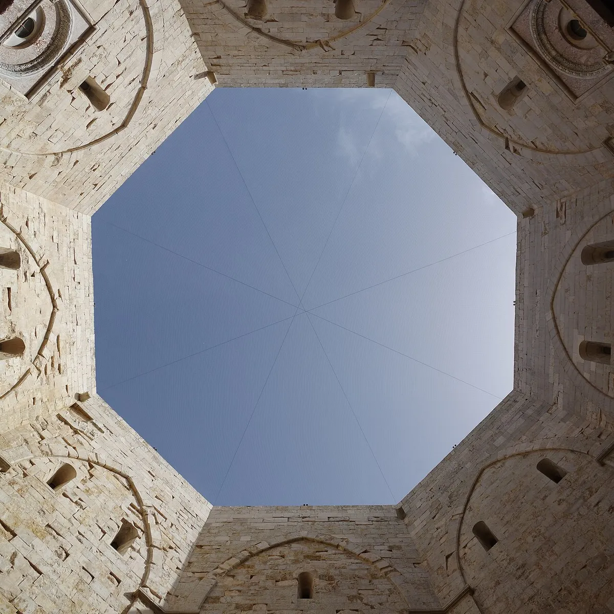 Castel del Monte — photo 1