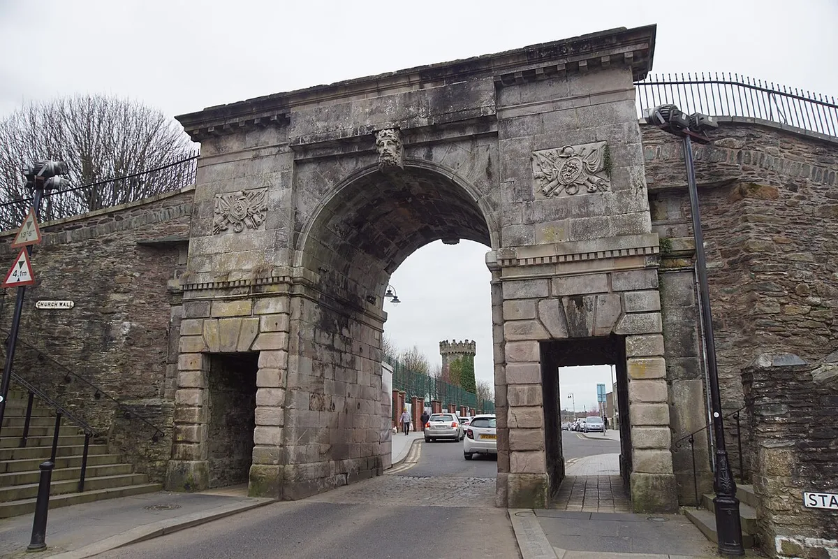 Derry City Walls — photo 1