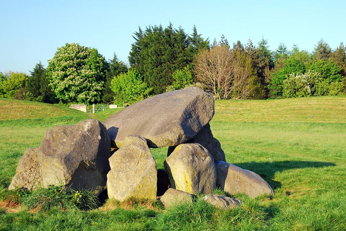 Giant's Ring — photo 1