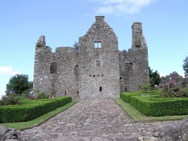 Tully Castle — photo 1