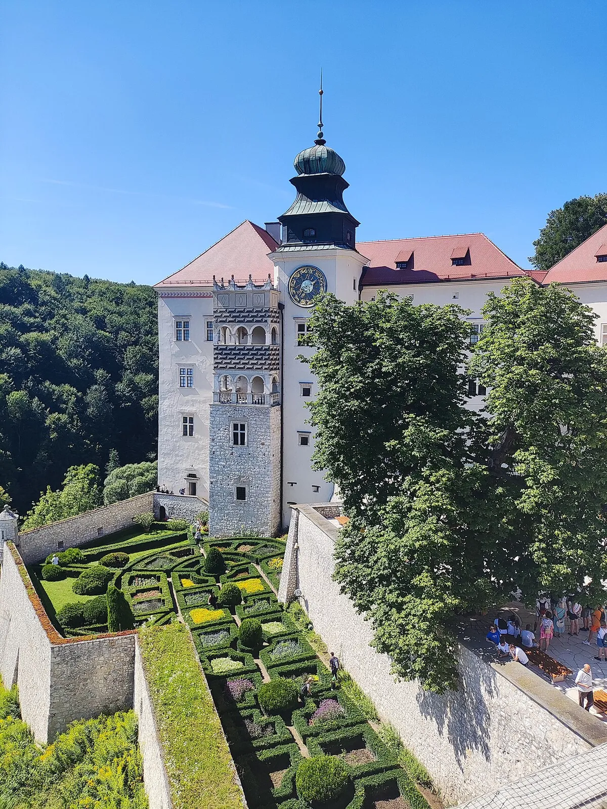 Pieskowa Skała Castle — photo 1