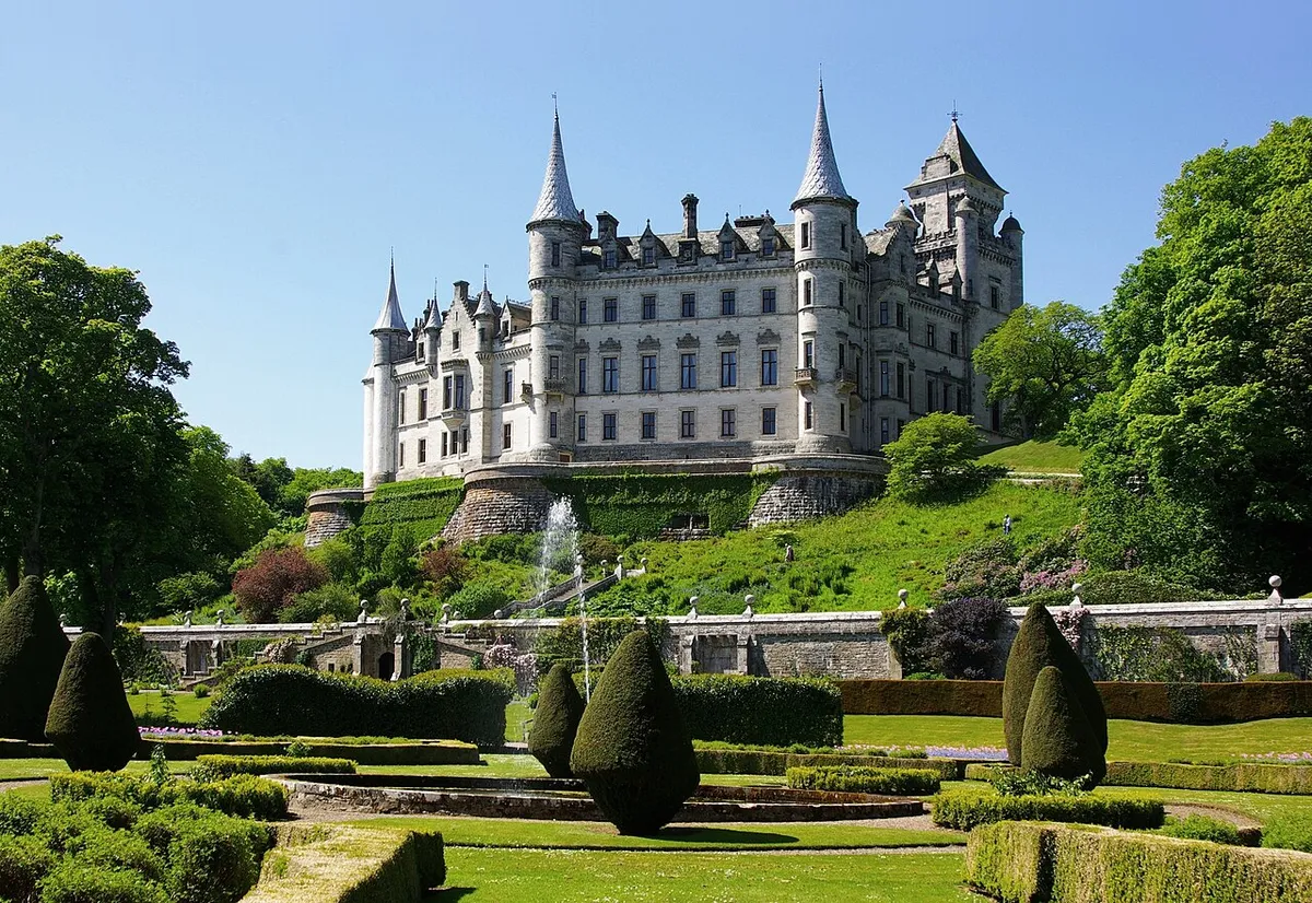 Dunrobin Castle — photo 1