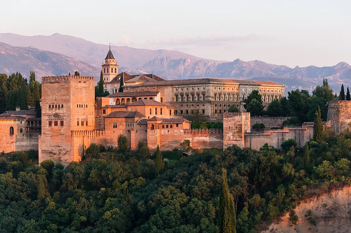Alhambra Palace Fortress — photo 1