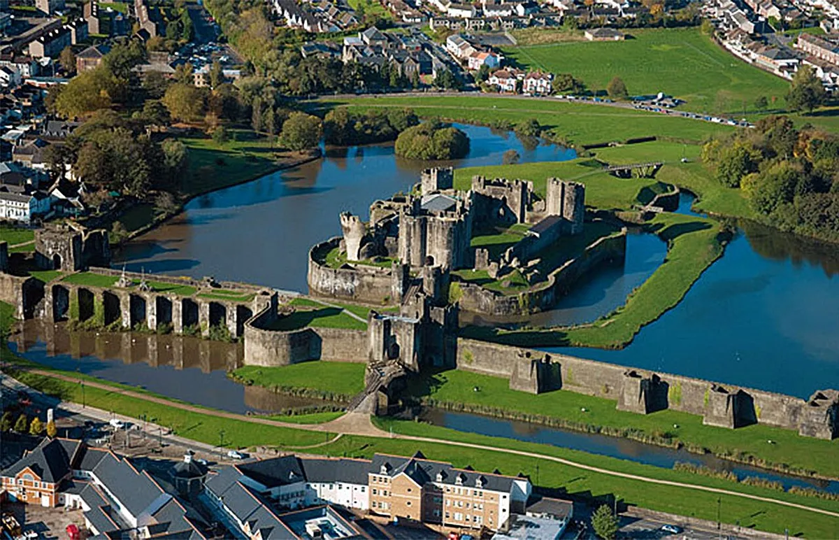 Caerphilly Castle — photo 1