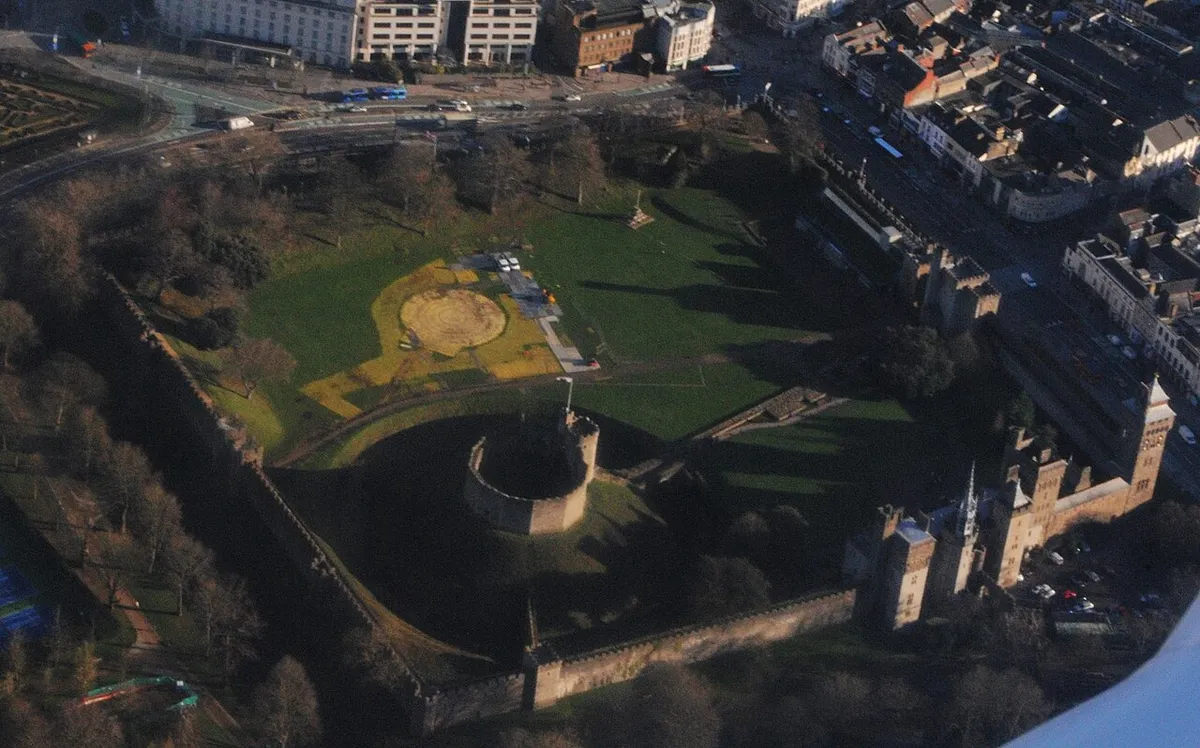 Cardiff Castle — photo 1