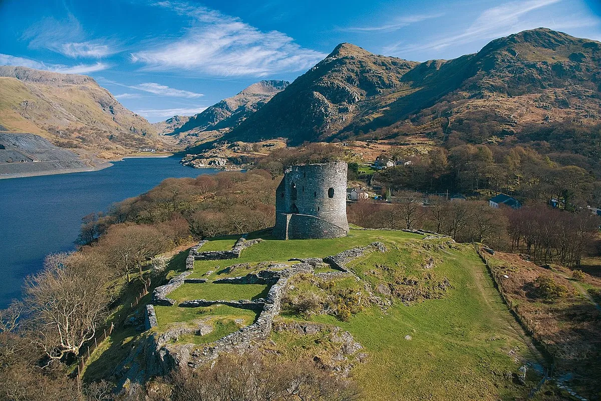 Dolbadarn Castle — photo 1