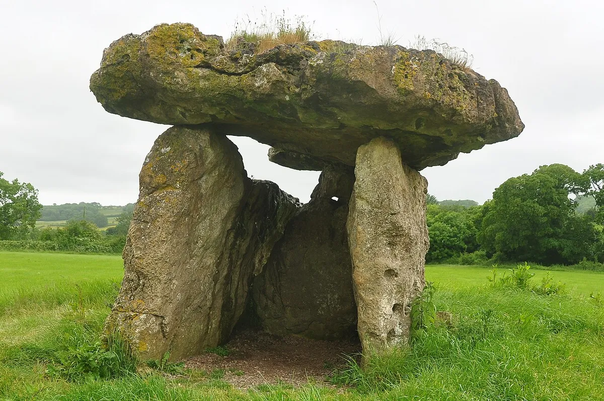 St Lythans Burial Chamber — photo 1